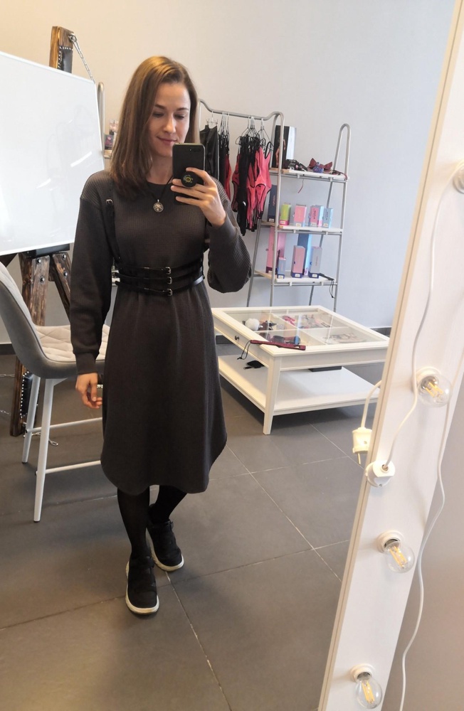 Идеальная портупея!
Классная кожа, аккуратная выделка. Даже неожиданно за такую цену.