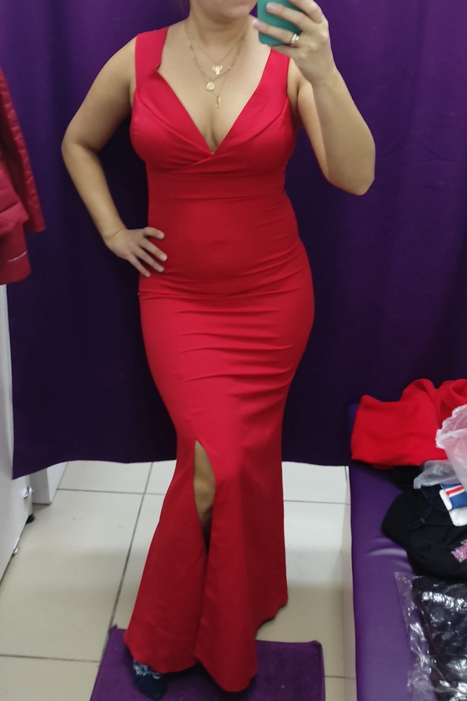 Село хорошо, хотя я после родов недавно, добавить утягивающее белье и очень прилично получится. Хорошая ткань, комфортный покрой. Длина на рост 170 то что надо. 