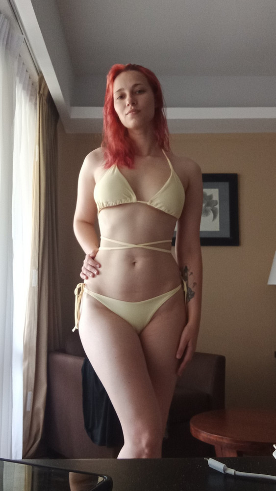 Сам купальник классный, но завязочки на животе постоянно сменяются если вы плаваете активно