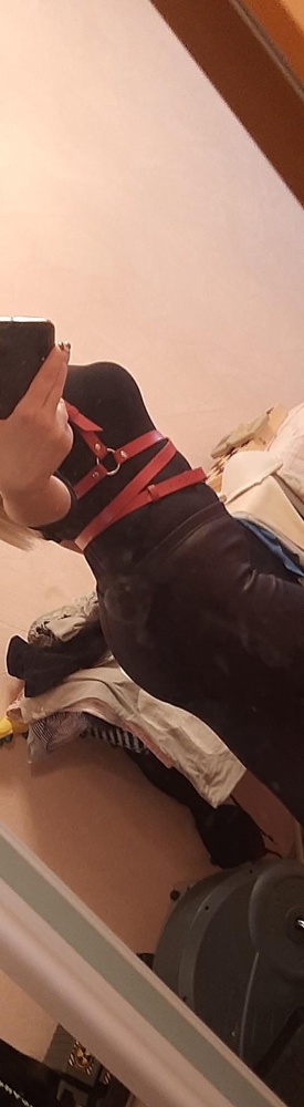 У всех черная, а у меня красная! Все устроило..смотрится отлично. На ОТ 80 подошло.