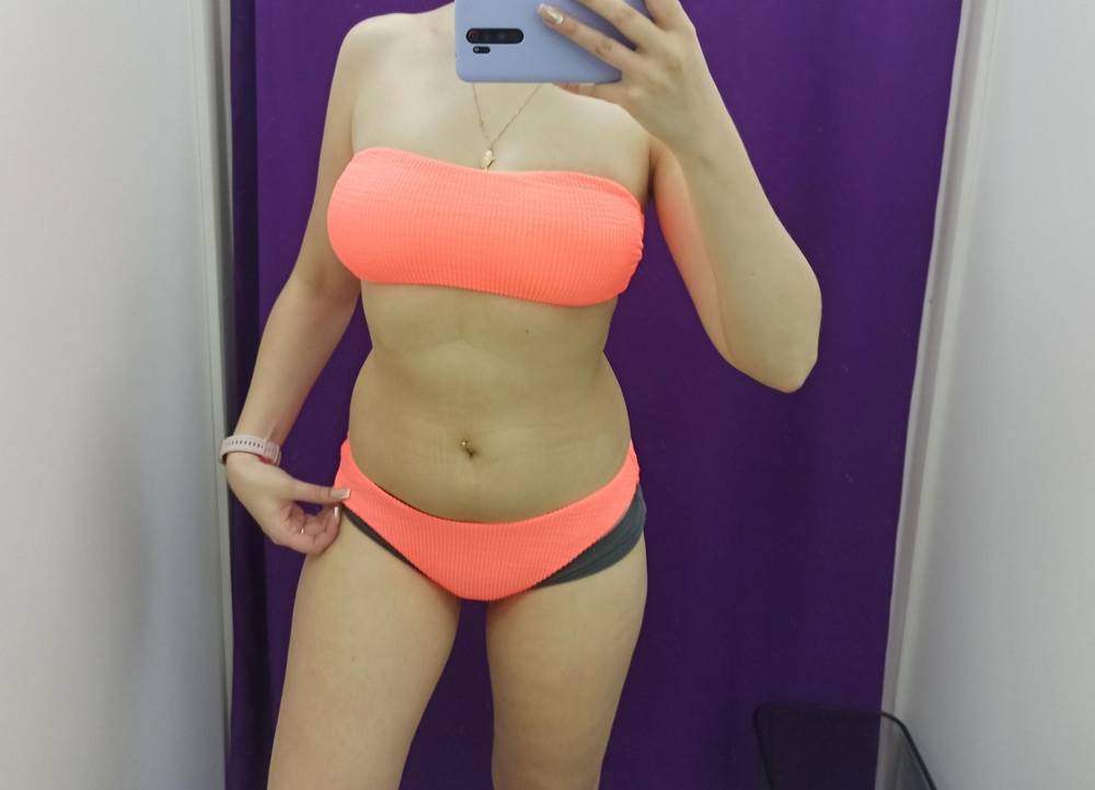 Супер! На ОГ 97, Об 100 сел идеально, посадка трусов нормальная, не низкая 
Цвет намного ярче