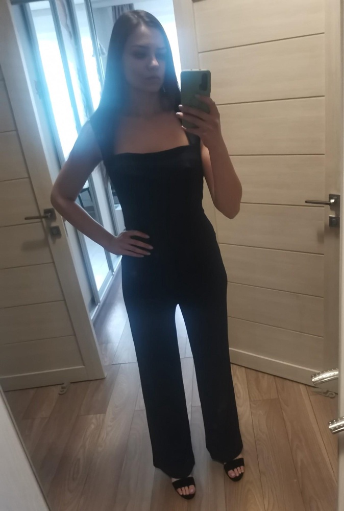 Вообще очень интересный, мне понравился, единственное велико в груди. Думаю надо было брать на размер поменьше.