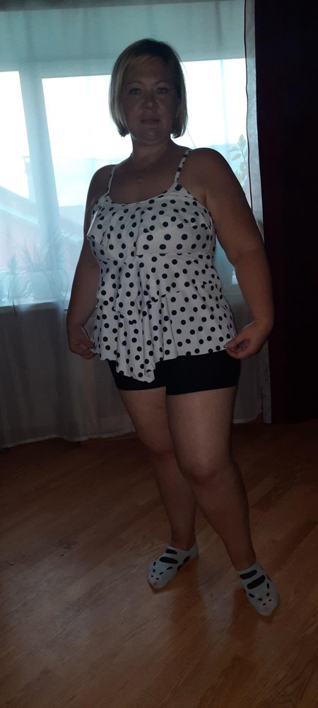 Очень крутой купальник. Идёт в размер.  Я довольна