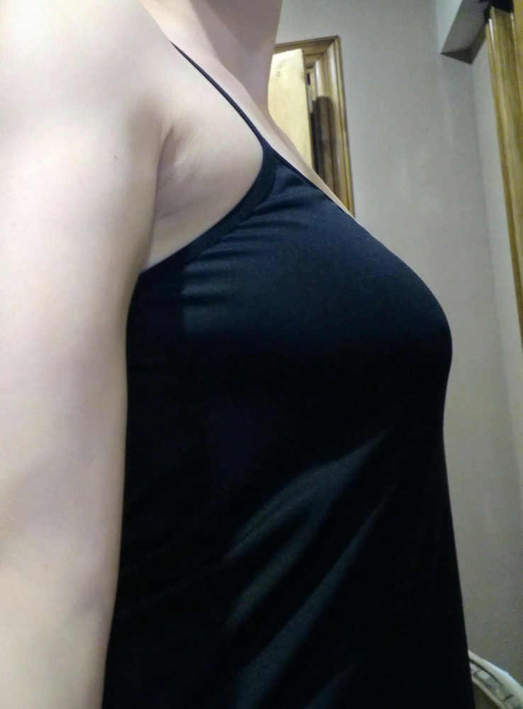 Хорошая вещь. Приполучени́и обратила внимание на то что верх изделия морщится, это видно на первом фото. Закроищик пожалел эластичную ленту для обработки верха изделия?На 48р.обхват груди 98 заказала 42 размер. Качеством довольна.