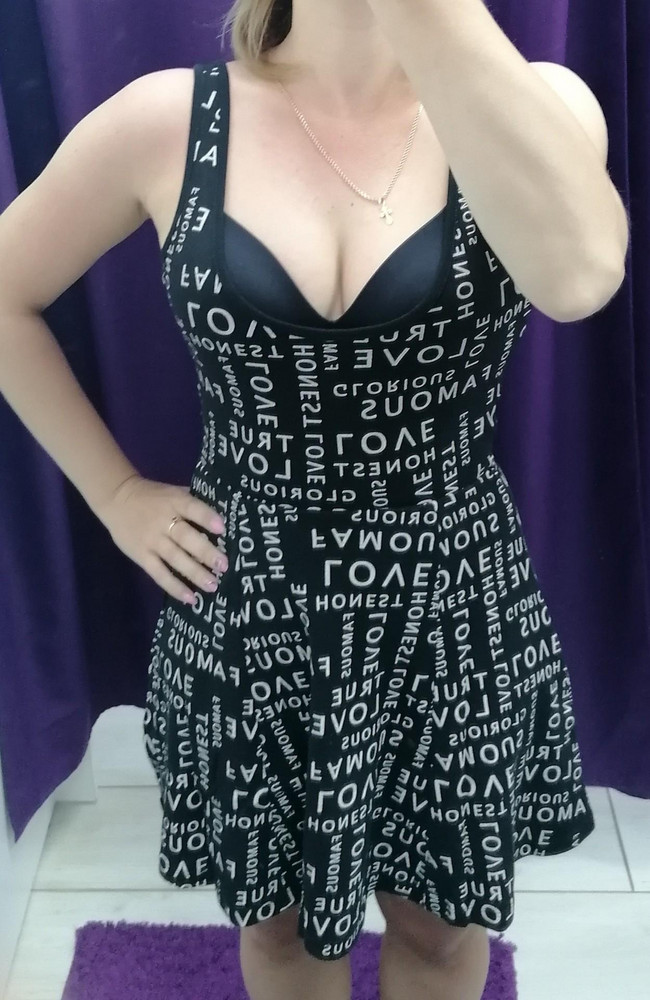 Платье отличное, качество хорошее, но оказался большой размер