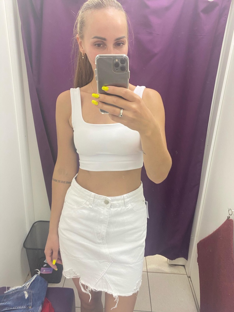 В размер! Очень симпатичный. 