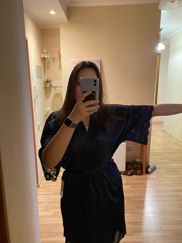 Отличный халат- кимоно за эти деньги, еще не стирала, но на ощупь и к телу  ткань приятная.