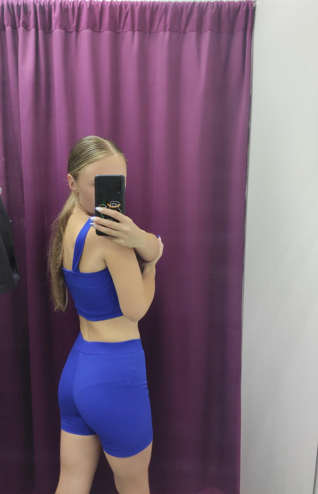 В целом прикольный, но в размере М оказался маловат на ОГ 90, ОТ - 70 и ОБ - 90. Вроде сел ничего, но материал не тянется и некомфортно в нем, тесновато. Поэтому отказ.