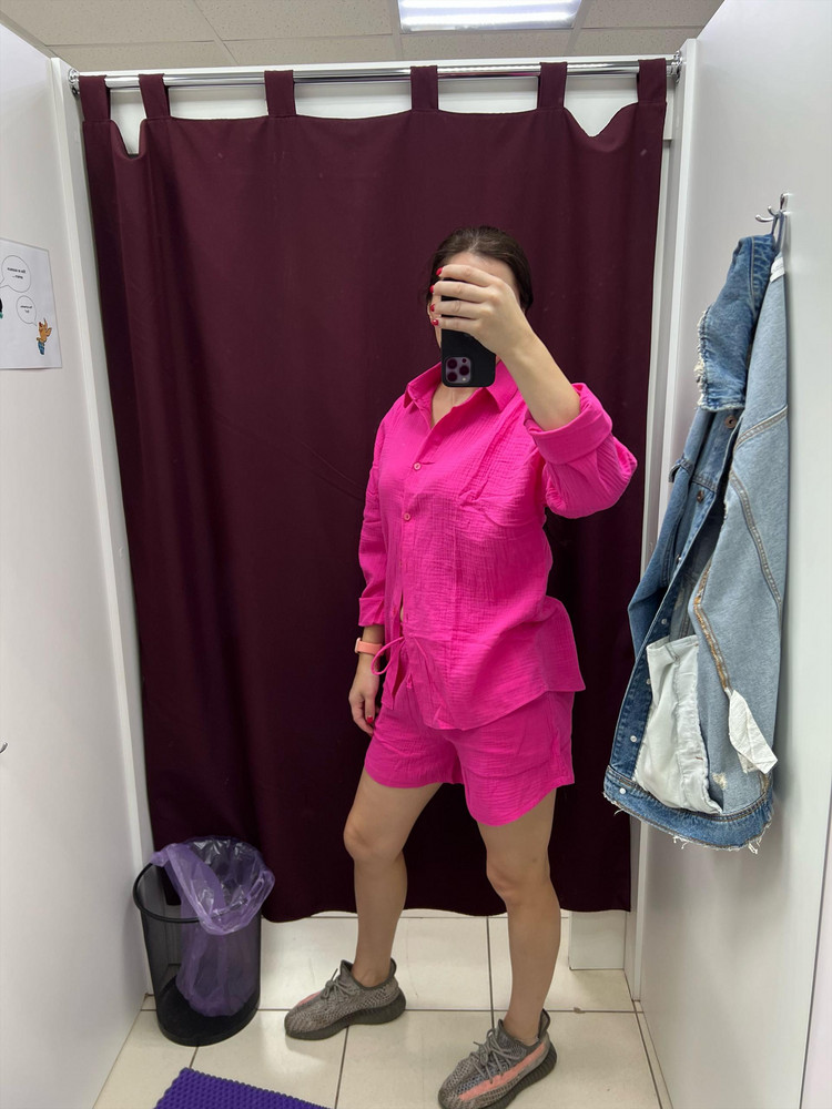 Неплох за свои деньги. Мне понравился цвет, он ярче сочнее чем на фото. Швы конечно не идеальны, не критично для меня лично, внутри не видно.   