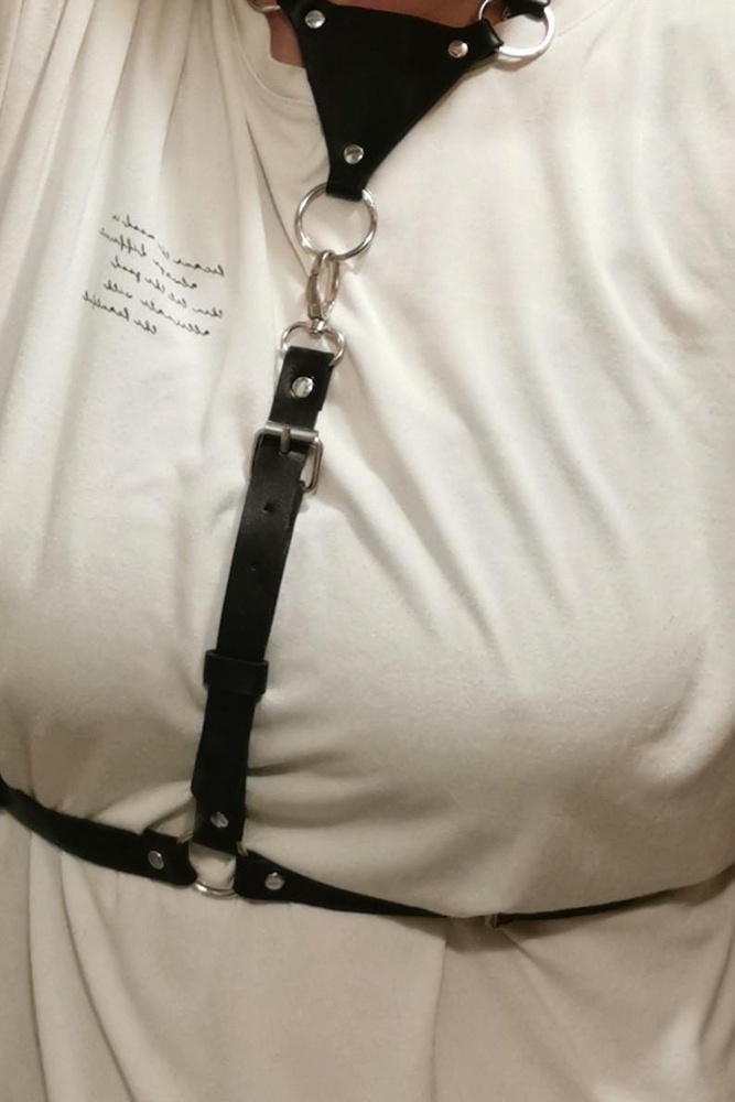 На 50р с запасом, качество отличное, не трёт, не сыпется