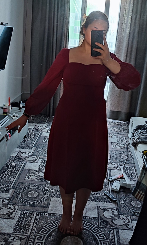 Село отлично, думала что на моей фигуре будет выглядеть хуже, но нет). 
Не пожалела вообще. Качество нормальное, нитки не торчат, сшито ровно. Спасибо