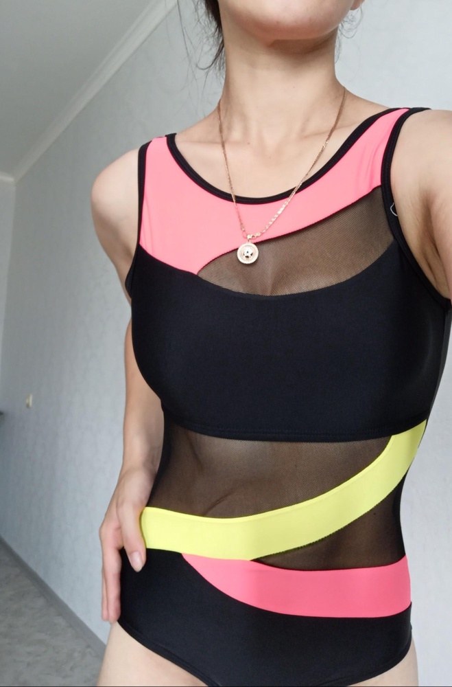 Красивый и стройнит))