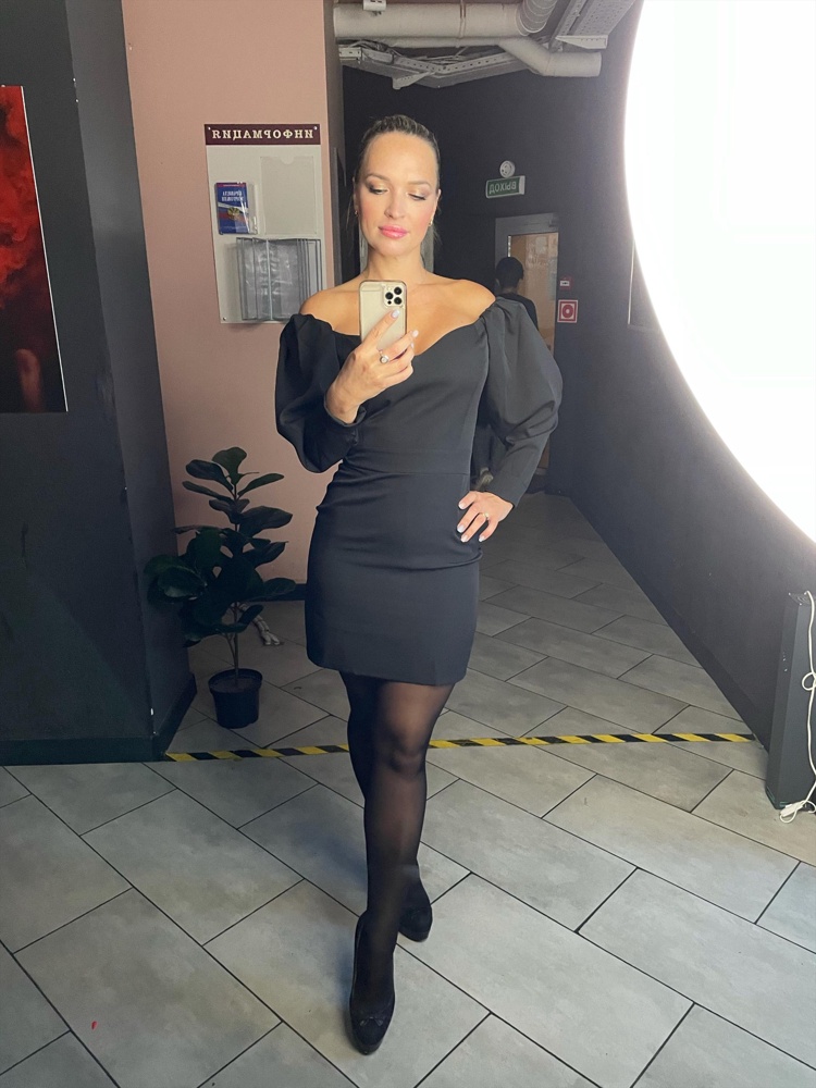 Платье маломерит, но сидит круто. Пришлось взять L 😅
