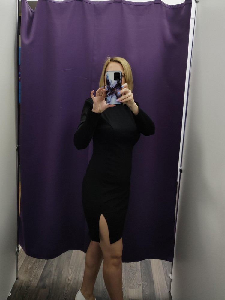 Ткань не супер, платье село нормально. Плечики пришиты аккуратно.