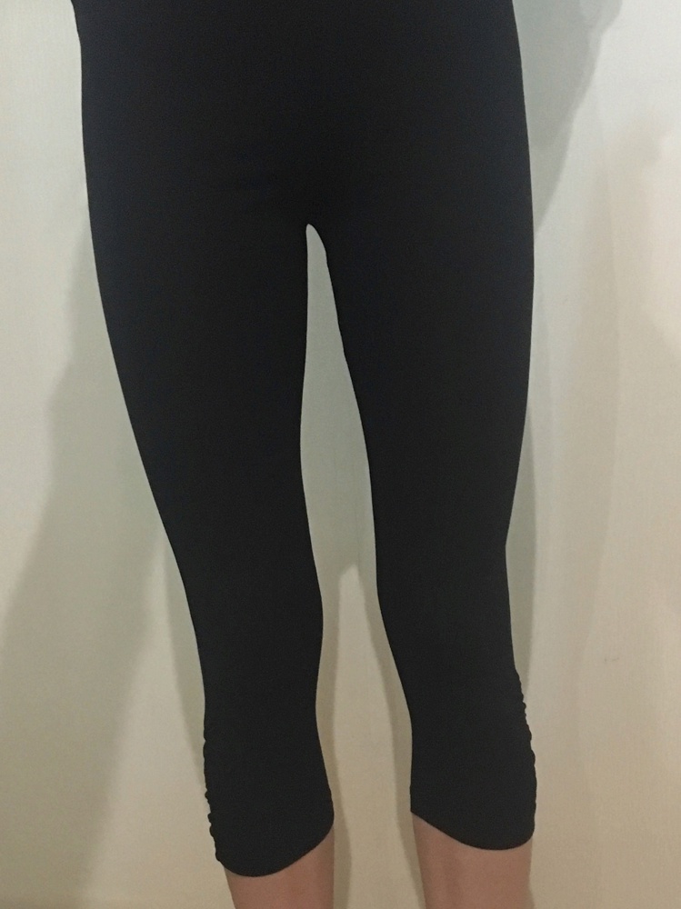 Бриджи отличные, идут в размер, тянутся хорошо. Трикотаж мягкий и гладкий, приятный к телу. Качество пошива отличное. На весну обязательно возьму другой цвет. Спасибо магазину и производителю. Рекомендую.