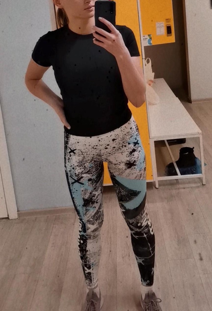 На рост 168 идеально 170-174, по размеру возможно хочется в ногах поплотнее и стоило бы взять xs, чтобы не подтягивать на тренировках. Но тренироваться очень удобно.