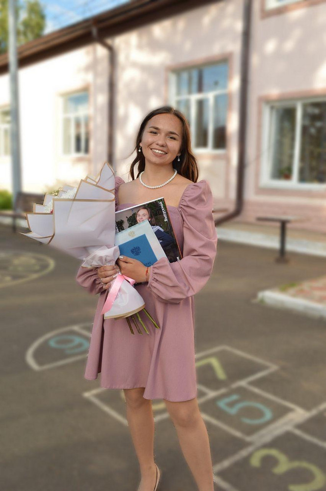 Платье супер! Заказывала платье дочке на выпускной, подошло идеально🥰  Всем к покупке рекомендую!!