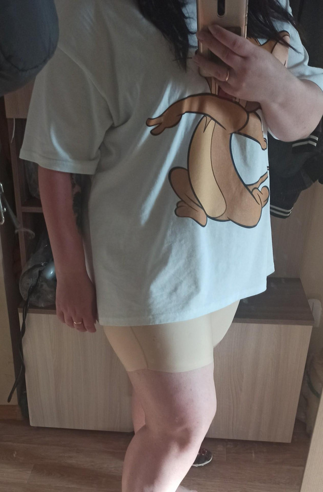 Это реально спасение, на обхват ляшки 77см взяла размер ххл, сели идеально, не сползают и не давят, самое то. Материал приятный, мягкий, без постороннего запаха