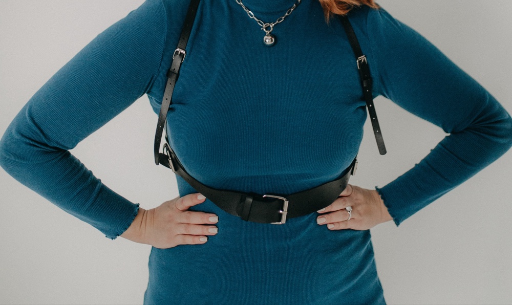 Красивая портупея. Удобная, хорошо регулируется по высоте.