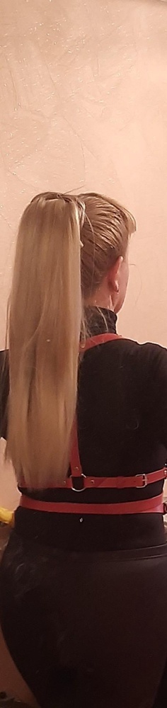 У всех черная, а у меня красная! Все устроило..смотрится отлично. На ОТ 80 подошло.