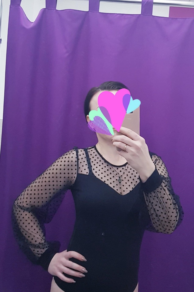 Боди сел идеально!На мой 46,М-отлично подошла!Ткань приятная и не светится(чего боялась).Рукав тоже хорошо по длине. Вобщем довольна, спасибо!