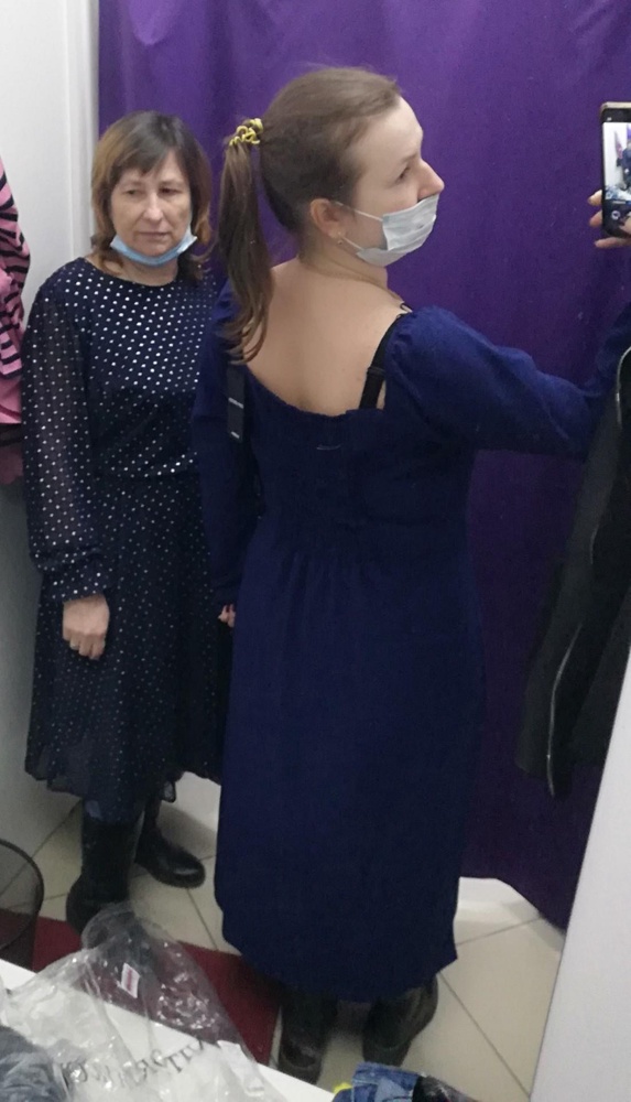 ОГ 100, ОБ 105 размер 50 повис как на вешалке. Платье интересное, цает красивый. Но очень большемерит. Было ощущение что это 54 как минимум.