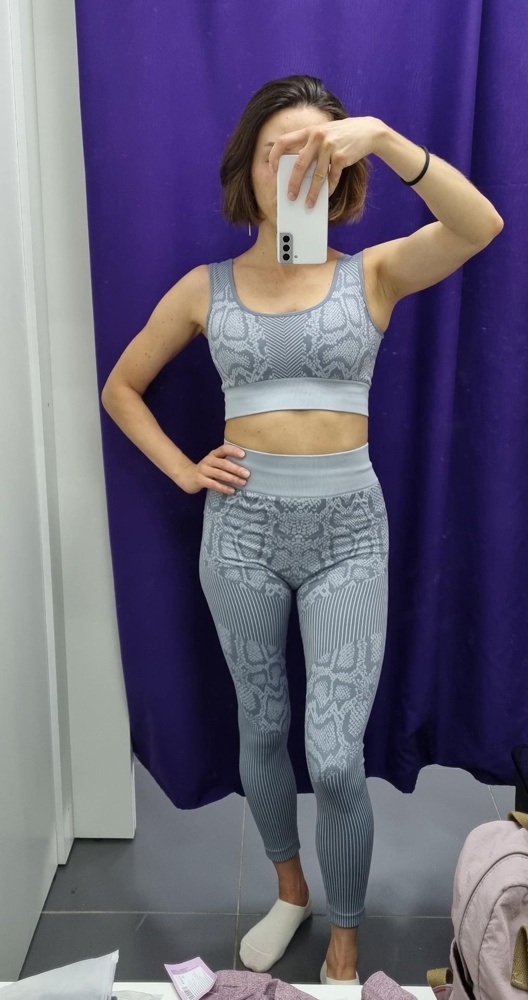 Комплект супер качества, я не взяла,  очень плотный материал для меня, не комфортно