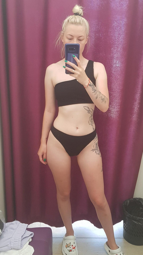 Купальник хороший но выбор в пользу другого (трусы немного врезаются)