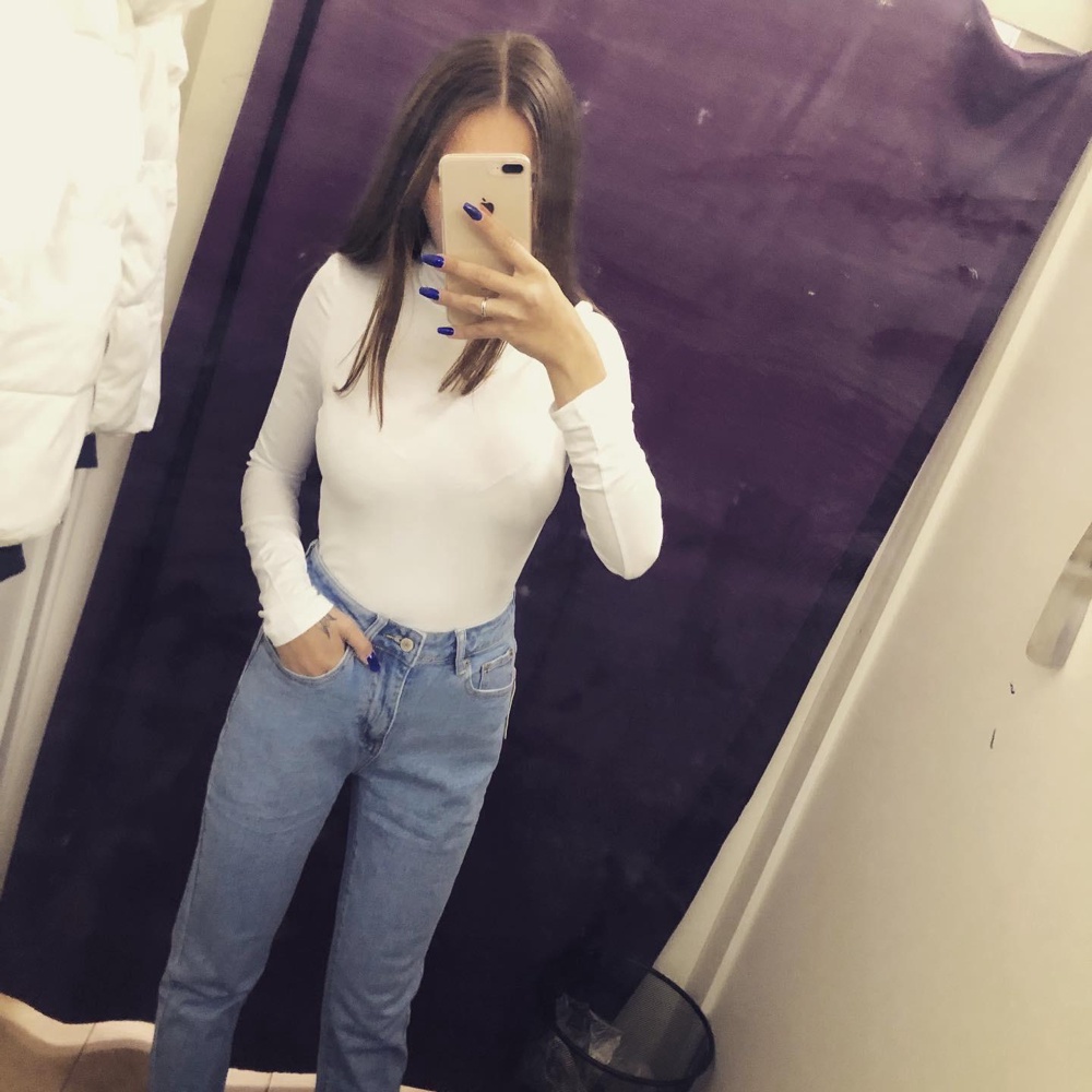 Клёвая водолазка, хорошее качество, размер подошёл!😊