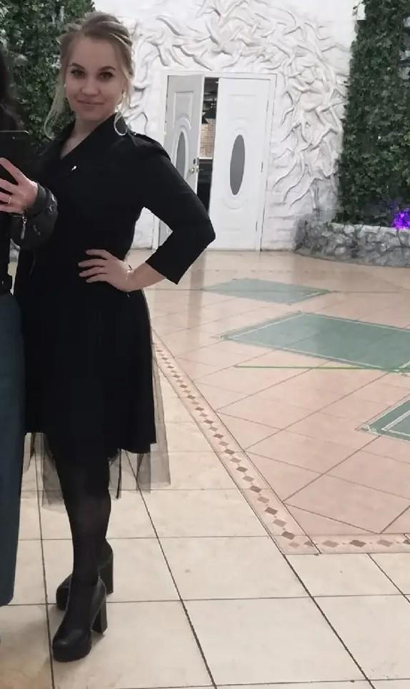 Платье огонь. Я очень довольна. Качество хорошее. Смотрится бомбически.