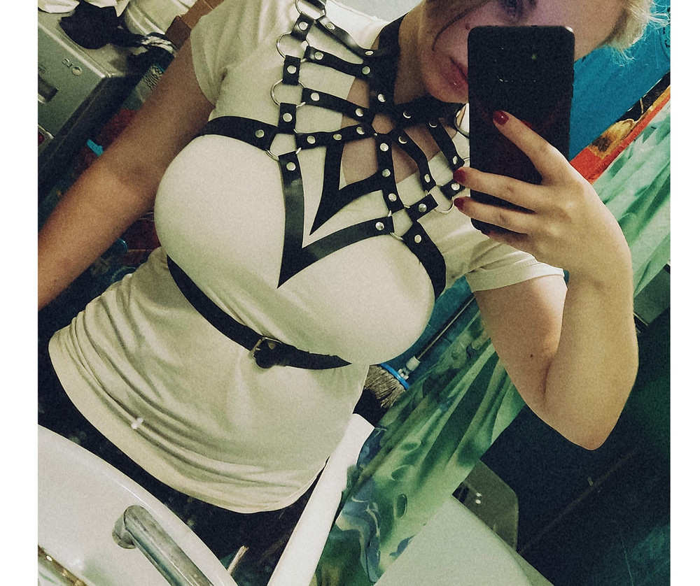 Не настоящая кожа😕 в этом моменте сильно разочаровалась. 
А в целом выглядит супер