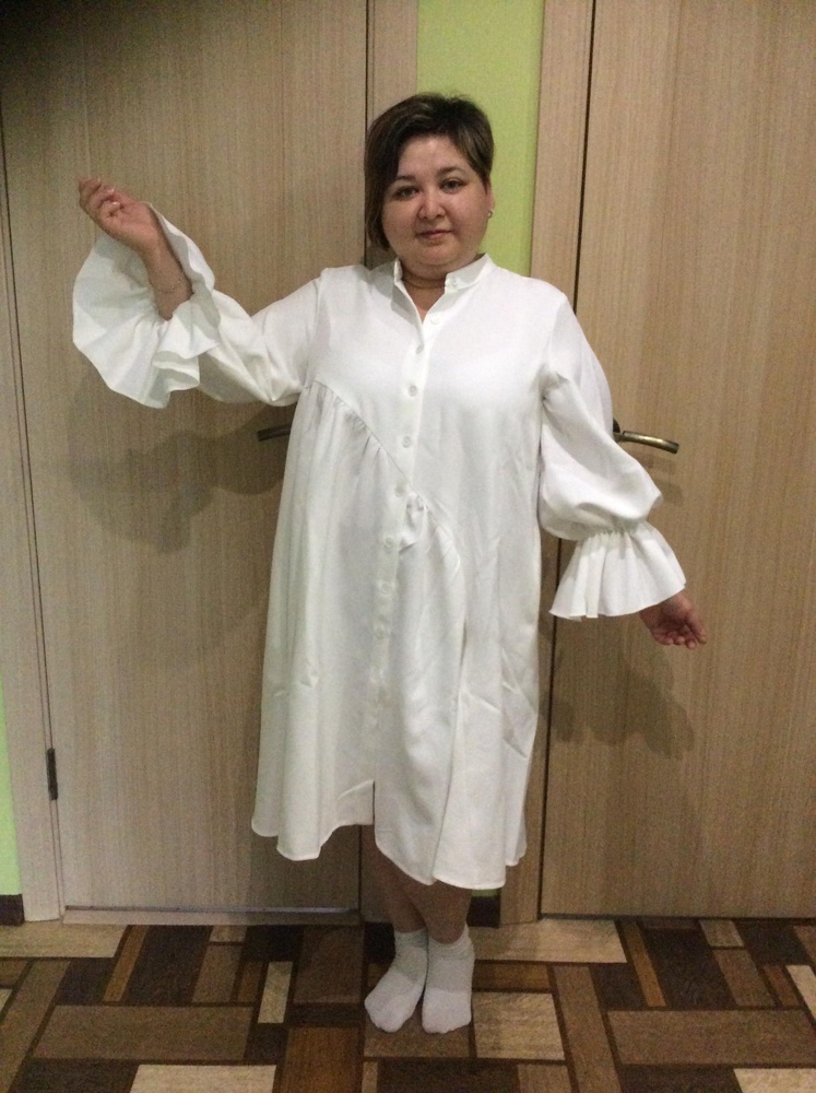 Ткань плотненькая. Платье шикарное!