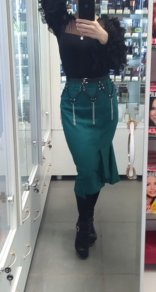 На талию 65-67 см отлично подошёл размер s-м. Пояс оживил большую часть гардероба. Благодарю за красоту такую) 
Вопрос к производителям, в бордовом или вишнёвом цвете планируете модель? Ваш красный не очень, хочется более насыщенный, более благородный красный, в вишню или Бордо чтоб уходил.