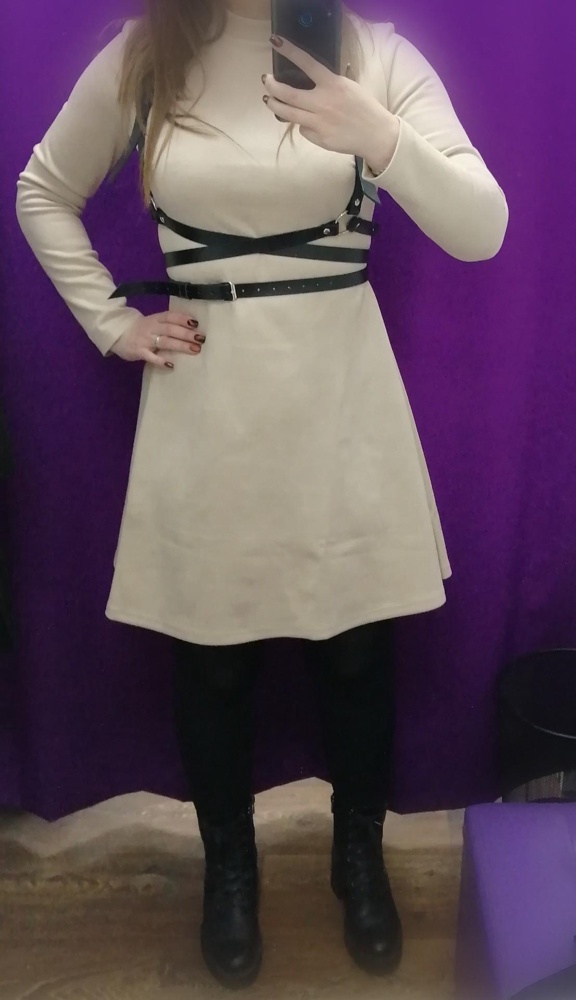 Очень довольна, брала под платье, смотрится шикарно)
Рекомендую 👍🏻👍🏻👍🏻