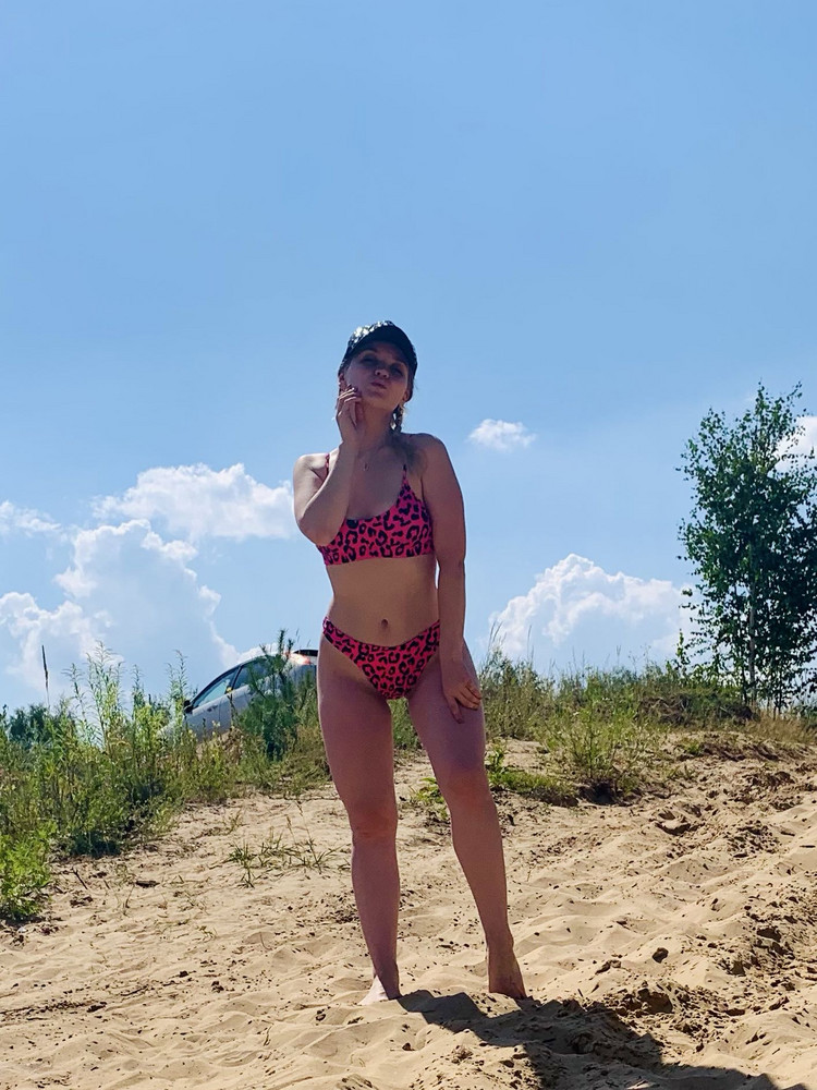 Шикарный купальник! Трусики и лиф не перетягивают, ткань мягкая и не красит ❤️ спасибо за купальник