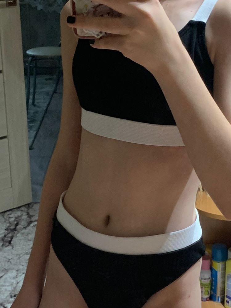 Купальник хороший, очень красивый и удобный. На топе можно регулировать размер