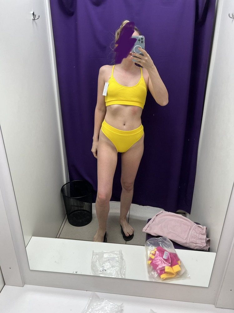 Качество отличное! Ткань приятная! На моя размеры 85-66-95 заказала размер л, думаю м сидел бы тоже отлично 