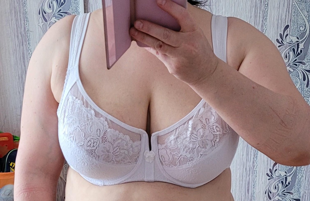 Отличный, на ог-112 см, под грудью 94 см подошел размер 95f , еще буду заказывать, мягкий, удобный