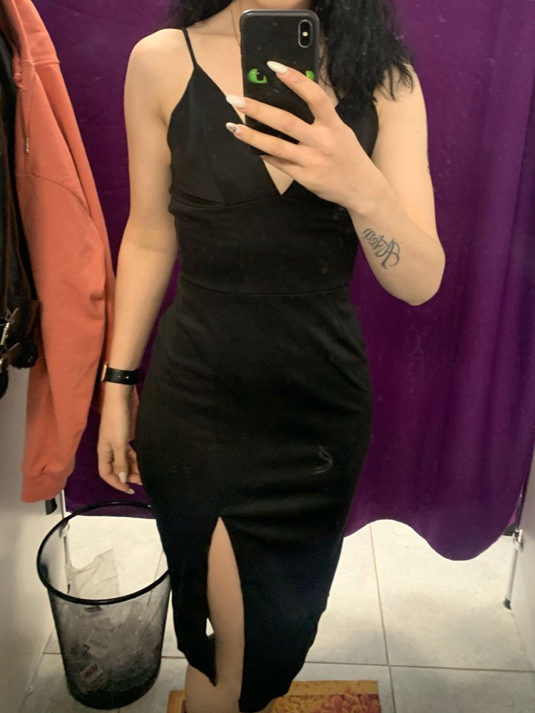 Отличное платье,село идеально, фигура груша. 