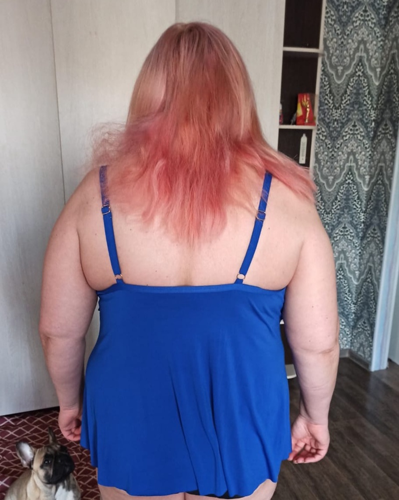 Ну так как у меня сейчас нестандартная фигу яблоко, пишу свои впечатления. Хорошо справляется  с такой фигурой как яблоко.Всё драпируется и выглядишь более прилично- пузо не торчит.Взяла на размер больше чем ношу с учётом большей драпировки, соответственно плавки большие, но я этого и ожидала.Однако при вём плюсе данной модели... снимать крайне неудобно вообще так и думаешь , сейчас треснет)) поэтому только при помощи посторонних рук  снимала иначе долго не прослужит я думаю.Как то не продумали разработчики данной модели этот момент.Строчка везде аккуратная, ровная  к этому претензий нет.Ну по мне так цена завышена .Вообщем брала для того чтобы скрыть как то живот, с этим данная модель справилась.Спасибо доставка очень быстрая