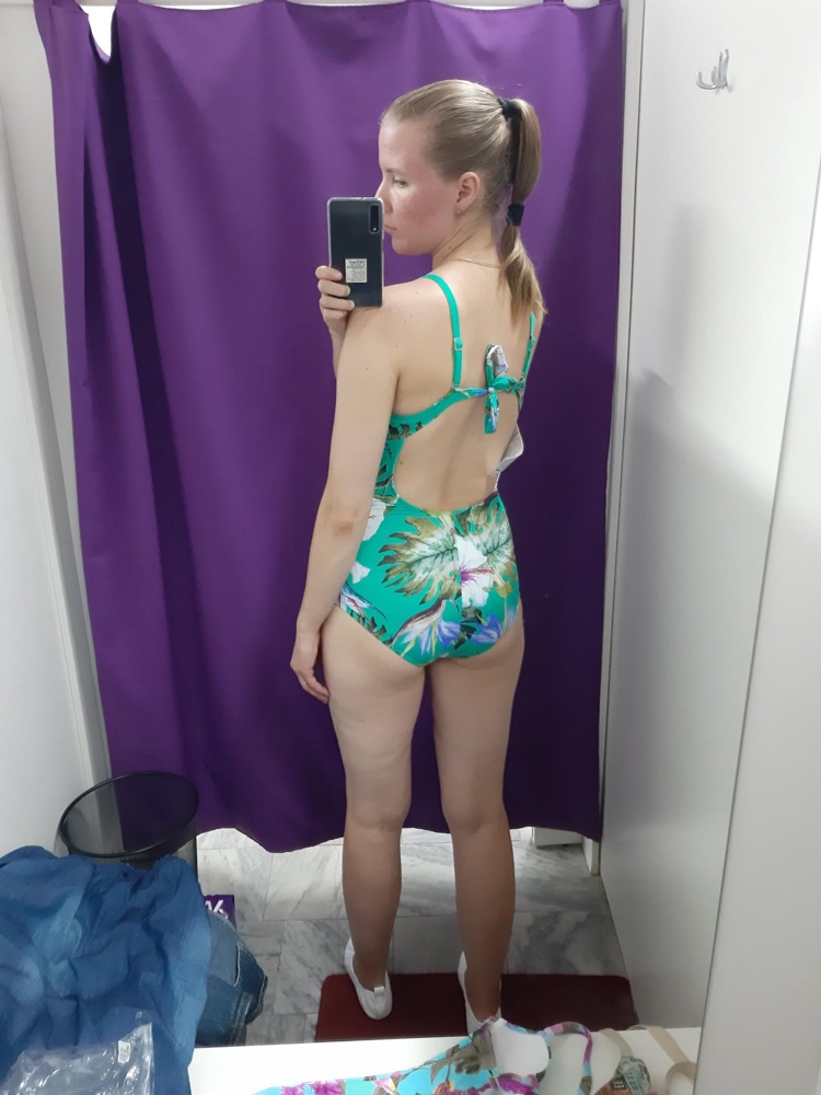 Ну так себе. Чашечки не понравились, дубоватые и некомфортные. Из плюсов - подошел на рост 174, цвет симпатичный. Отказ в пользу другой модели.