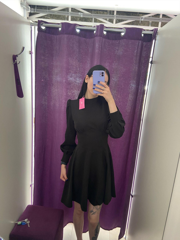 Платье село очень хорошо💘, у меня 40-42, заказала (xs) 40-42, на рост 173 не короткое, как читала в комментариях, что желательно заказывать на размер больше, в моем случае-нет! Само платье очень красивое, ткань приятная, пошито очень хорошо! Ставлю твёрдую 5 🤩!