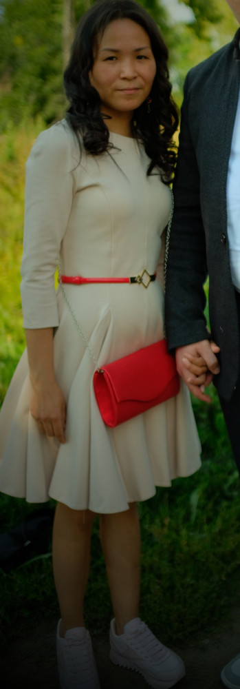 Платье шикарное. И по размеру подошло. Спасибо продавцу.