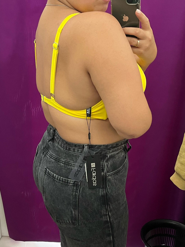 Мне не подошёл в глубине чашек. В объёме под грудью все в порядке, лямки не перестегиваются. Форма на мою грудь не подошла. Соответствует описанию в целом 