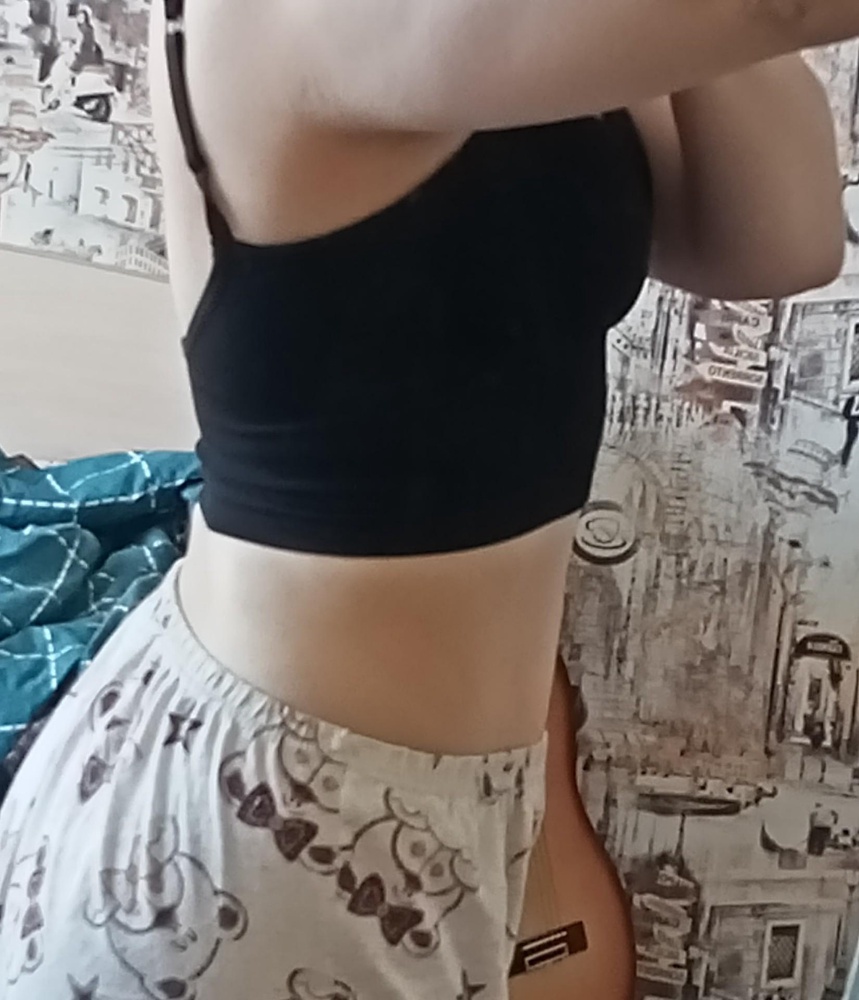 Топ пришел того цвета,хорошего,качества,удобный и знаете, вообще не к чему придраться Он такой,какой нужно
У меня обхват талии 74, рост 155 размер М хорошо подошёл