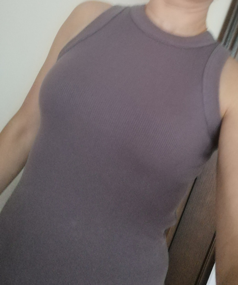 Качество - супер! Спасибо производителю! Трикотаж плотный, хорошо тянется. Ношу размер 44-46.