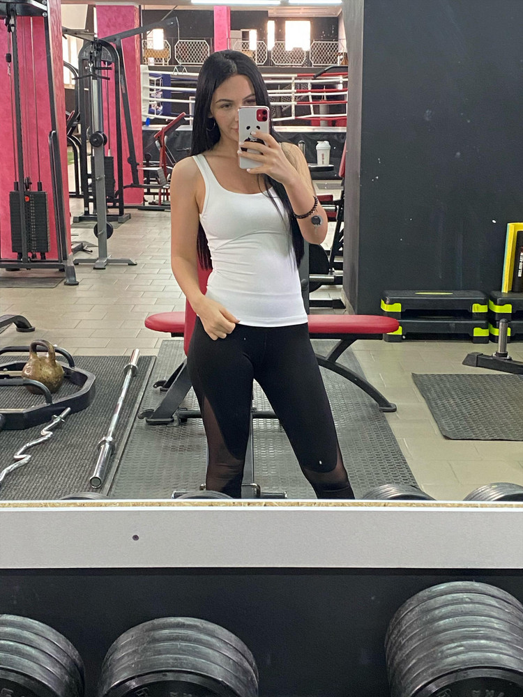 Клевая Майка) даже не самую лучшую грудь хорошо держит 