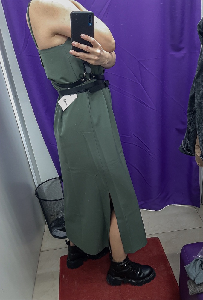 Крутая вещь!)) и под платье-рубашку подойдет и под минималистичное.