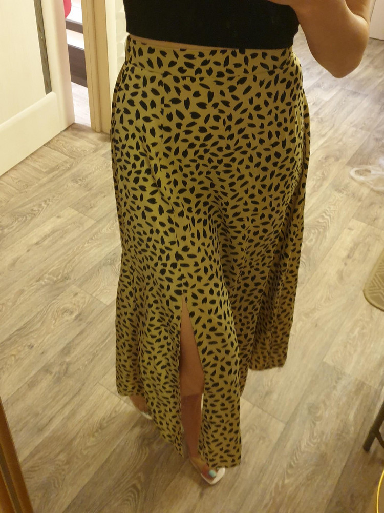 Понравился материал, не будет сильно мятся , хоть и заявлено больше 50% вискозы, однако электризуется. На рост 164 хотелось бы чуть короче длину.