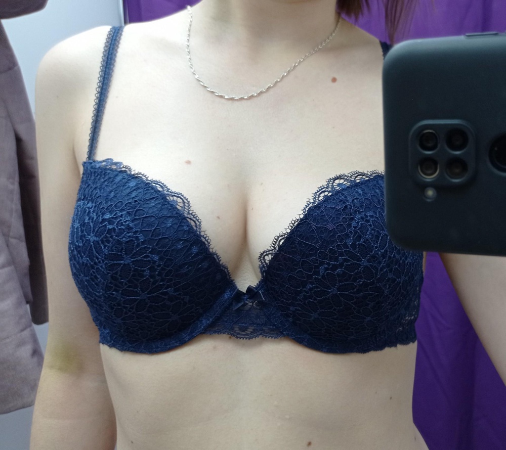 Бюстгальтер мне показался не удобный, сравнивала с более качественным дорогим производством российским, этот проиграл, видно, что он дешевый китайский. Хотя цена соответствующая. Отказ в пользу другого.